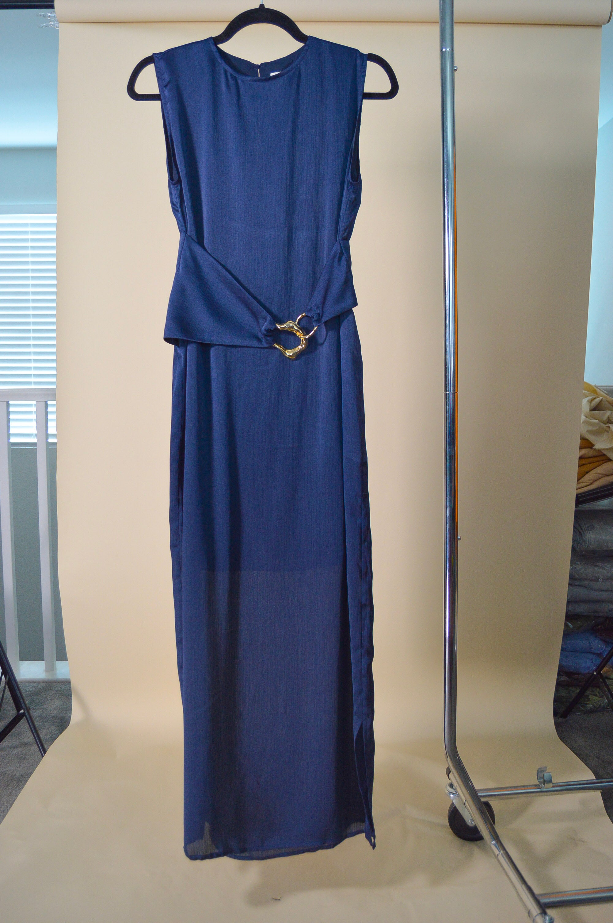 Find #25 Sleek Navy Dress – Loft 94