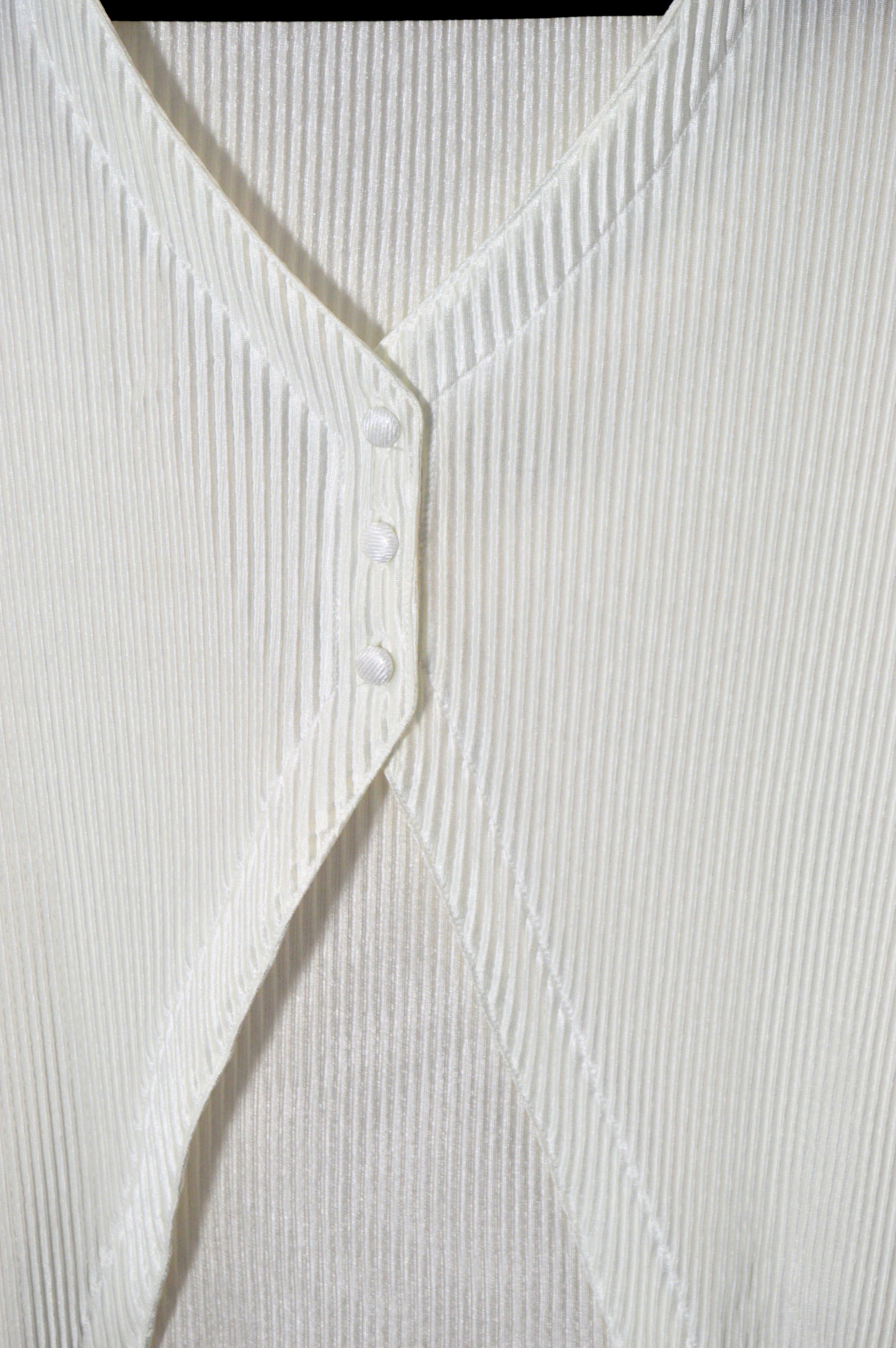 Find #22 Ribbed Bell Sleeved Top