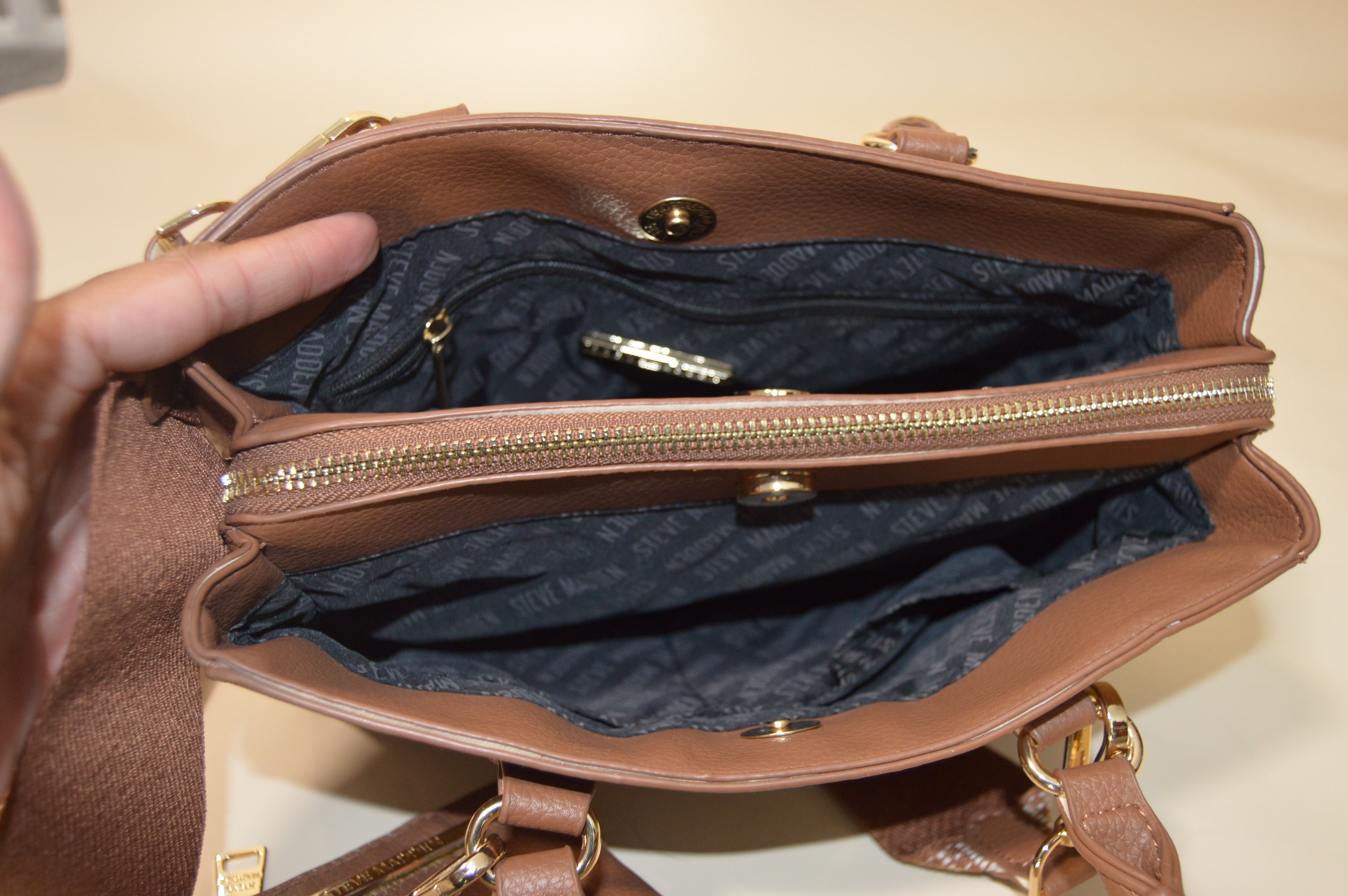 Find #33 Steve Madden Bag